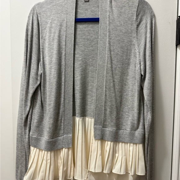 Chelsea28 Light Gray Open-Front Ruffle Hem Cardigan - Picture 3 of 5